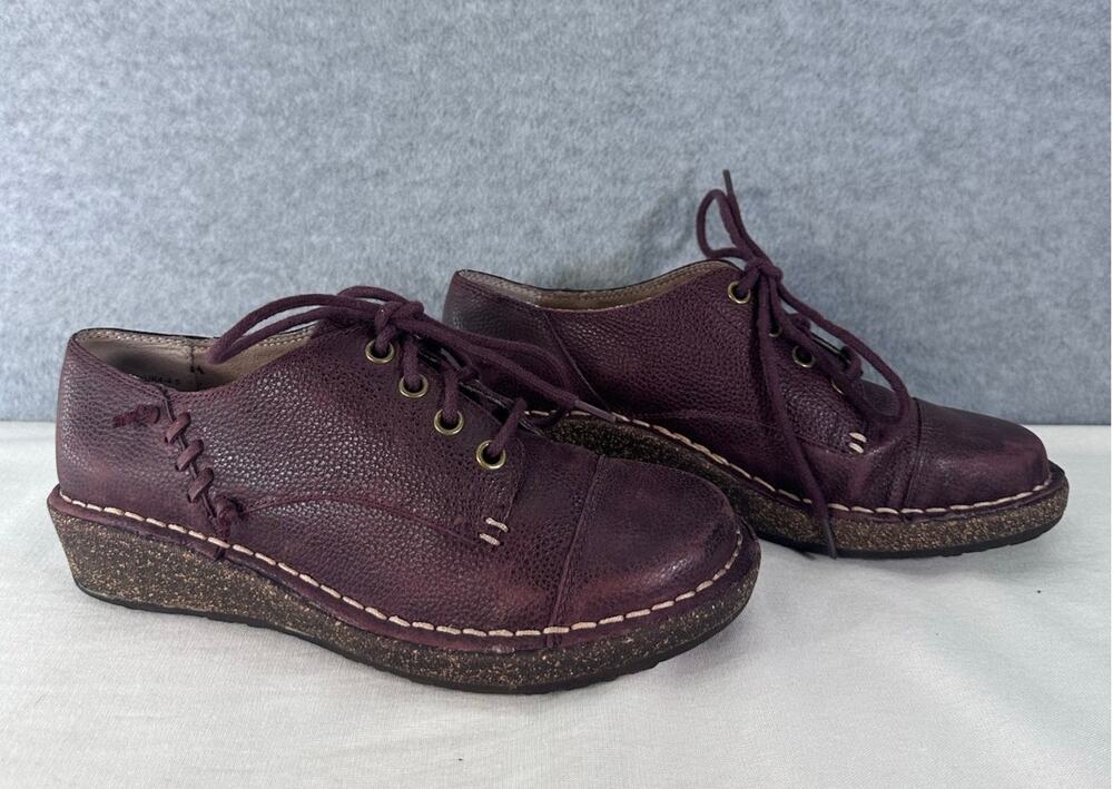 Aetrex Women's sz 36 EU (6-6.5 US) Burgundy Oxford Leather Lace Up Wedge Sneaker